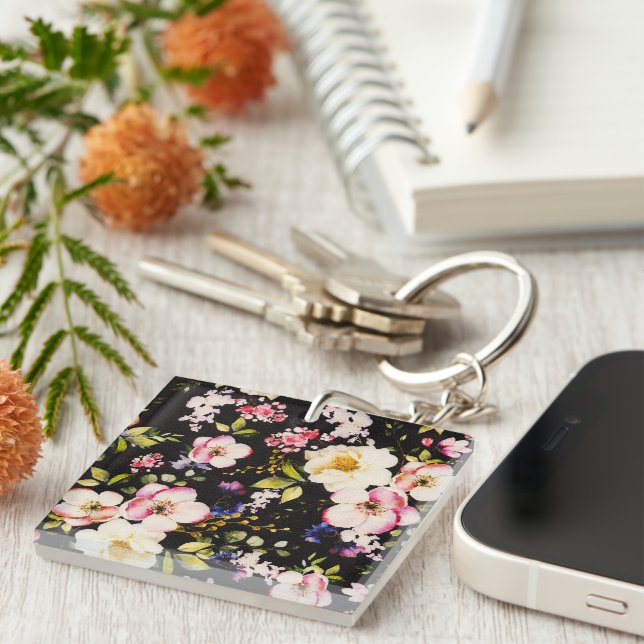 Rosa gelbe Rosen, schwarzer Hintergrund Schlüsselanhänger (Vorderseite rechts)