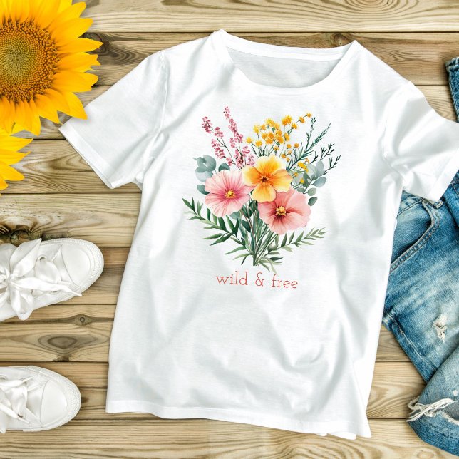 Rosa Gelbe Wildblumen Aquarell Wild und kostenlos T-Shirt (Pink Yellow Wildflowers Wild and Free Women's T-shirt. Personalized, Cottage Core, Trendy Boho)