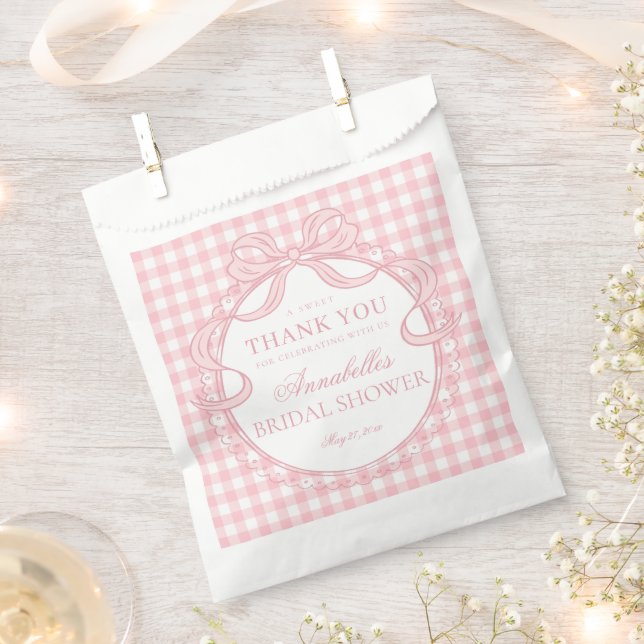 Rosa Gingham-Schmetterlings-Schleifen-Brautabschie Geschenktütchen (Ausgeschnitten)