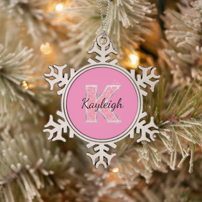 Rosa Glitzer Buchstabe K Schneeflocken Zinn-Ornament (Baum)