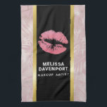 Rosa Glitzer Lips & Rose Gold Tropische Blätter Geschirrtuch<br><div class="desc">Ein Handtuch mit einem Hintergrund,  der mit einem modernen,  trendigen,  goldenen Blätter der Rose kombiniert ist. Oben platziert ist ein schwarzer Rahmen mit einem goldenen Farbverlauf,  innen sind rosa glitschig lips. Personalisieren Sie mit Ihrem Namen und Titel. Ideal für Beauty-Unternehmen.</div>