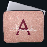 Rosa-Gold-Burgund-Glitzer-Sparkon-Monogramm Laptopschutzhülle<br><div class="desc">Blush Pink und Rose Gold Burgundy Imitate Glitzer und sparkle Elegant Monogram Case. Dieser Fall kann so angepasst werden,  dass er Ihren Anfangs- und Vornamen enthält.</div>