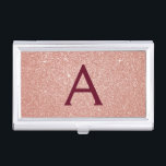 Rosa-Gold-Burgund-Glitzer-Sparkon-Monogramm Visitenkarten Dose<br><div class="desc">Blush Pink Rose Gold und Burgund Imitats Glitzer und sparkle Elegant Monogram Visitenkartenhalter. Dieser Visitenkartenhalter kann so angepasst werden,  dass er Ihren Vor- und Erstnamen einbezieht.</div>