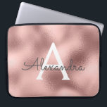 Rosa-Gold-Metallic-Folie Laptopschutzhülle<br><div class="desc">Rosa Rose Gold Imitate Metallic Foil und sparkle Elegant Monogram Case. Dieser Fall kann so angepasst werden,  dass er Ihren Anfangs- und Vornamen enthält.</div>