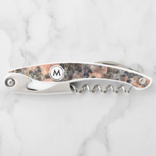 Rosa Granit Textur mit Monogramm Kellnermesser
