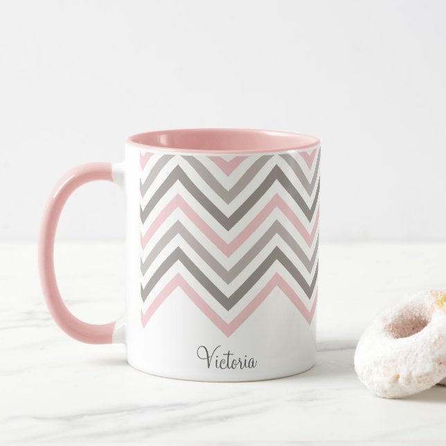 Rosa Graues Zickzack Muster Personalisiert Tasse (Mit Donut)