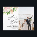 Rosa Grüne Elegante Hochzeit Save the Date Ankündigungspostkarte<br><div class="desc">Rosa Rose Grün Elegantes Script Foto Hochzeit speichern Sie das Datum Ankündigung Postcard. Lass Familie, Freunde und Kollegen wissen, dass Sie Set ein Datum für Ihre Hochzeitsfeier mit dieser eleganten, stilvollen und modernen Hochzeit speichern Sie das Datum Einladungskarte. Alle Texte sind so vorbereitet, dass Sie sie einfach und schnell mit...</div>