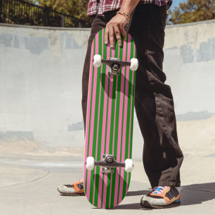 Rosa grüne stilvolle Streifenmuster-Design Skateboard