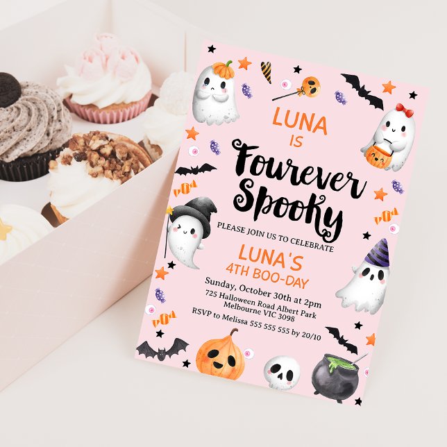 Rosa Halloween Fourever Spooky 4. Geburtstag Einladung (Pink Halloween Fourever Spooky 4th Birthday Invitation, Pastel Halloween 4th Birthday Invite, Curly)