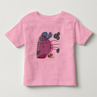 Rosa Häschen, das TrommelkindT - Shirt spielt