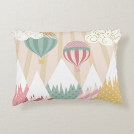 Rosa Heißluftballon und Bergwelt Dekokissen