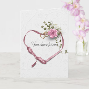 Rosa Herz-Band und Gold Hochzeiten Rings Karte