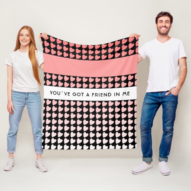 Rosa Herzmuster Sie haben einen Freund got Fleecedecke (Beispiel)