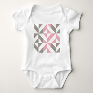 Rosa Himbeere und Silver Geometric ZigZag Baby Strampler