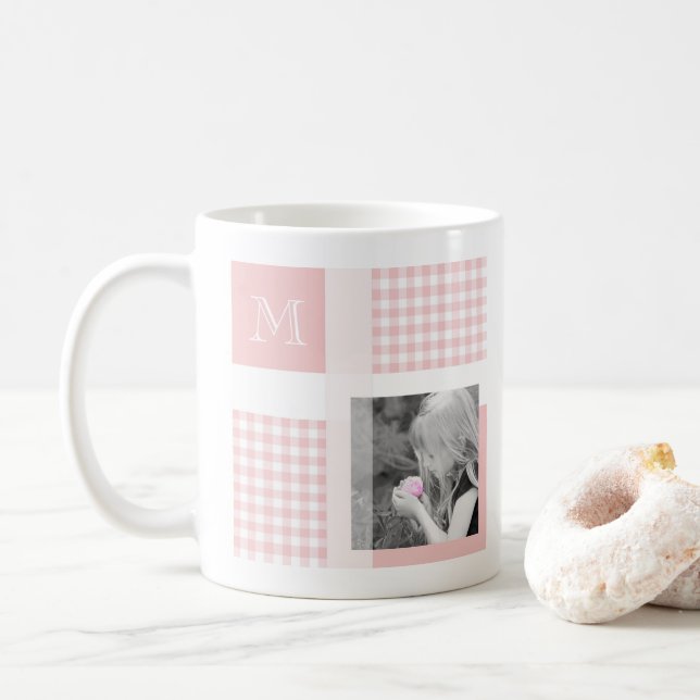 Rosa Hinzufügen Ihres Fotos Gingham Modern Monogra Kaffeetasse (Mit Donut)
