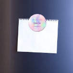 Rosa holografische Bezeichnung Sweet 16 Magnet<br><div class="desc">Für eine süße 16 Geburtstagsparty. Ein holografischer Hintergrund in lila,  rosa und minzgrün. Mit Konfetti dekoriert. Personalisieren und fügen Sie Datum,  Namen und Alter hinzu. Kann sowohl als Gastgeschenk oder als Save the Date für die Gäste verwendet werden.</div>