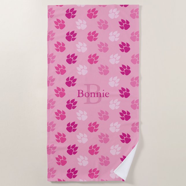 Rosa Hundepaws mit Monogramm und Name Strandtuch (Vorderseite)