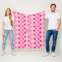 Rosa Hundepfoten zusammen mit Monogramm und Namen