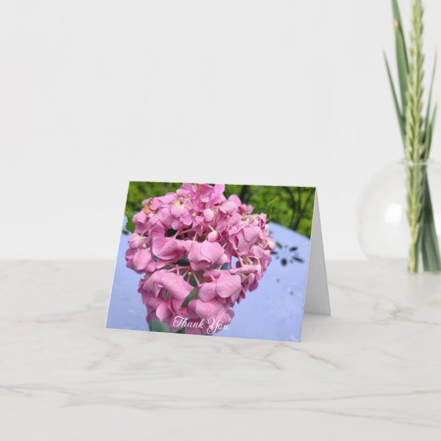 Rosa Hydrangeas an einem Tisch Dankeskarte (Vorderseite)