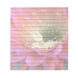 Rosa Kakteen-Blume in der Wüste Notizblock