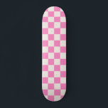 Rosa Karo, Prüfplatine-Muster, geprüft Skateboard<br><div class="desc">Kariertes Muster - rosa und cremeweiße Schachbretter.</div>
