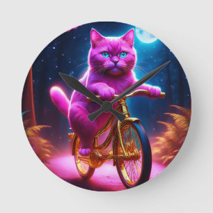 Rosa Katze auf einem Landschaftlichen goldenen Rad Runde Wanduhr