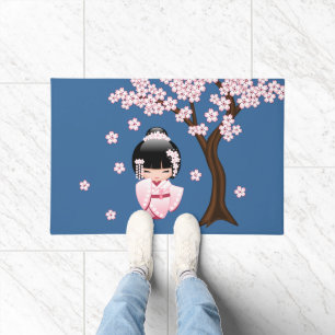 Rosa Kimono Kawaii Kokeshi-Puppe auf Blau Fußmatte