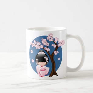 Rosa Kimono Kawaii Kokeshi-Puppe auf Blau Tasse