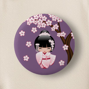 Rosa Kimono Kawaii Kokeshi-Puppe auf Lila Button