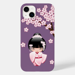 Rosa Kimono Kawaii Kokeshi-Puppe auf Lila Case-Mate iPhone 14 Plus Hülle