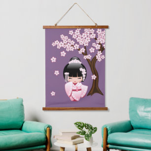 Rosa Kimono Kawaii Kokeshi-Puppe auf Lila Wandteppich Mit Holzrahmen