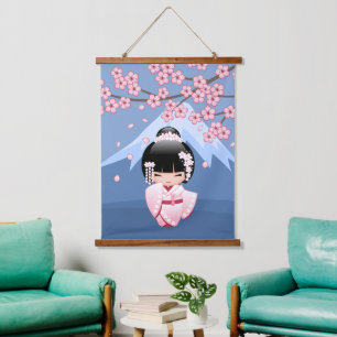 Rosa Kimono Kawaii Kokeshi-Puppe Berg auf Blau Wandteppich Mit Holzrahmen