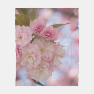 ROSA KIRSCHBLÜTE IN NAHAUFNAHME-FOTOGRAFIE FLEECEDECKE