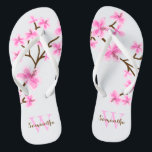 Rosa Kirschblüten Mit Monogramm Flip Flops<br><div class="desc">Schöne und süße Kirschblüten oder Sakura-Blume sind perfekt für Frühling,  Sommer,  sowie für Braut,  Brautmädchen,  Brautmutter,  Bräutigam,  Trauzeugin,  Blume Mädchen Geschenke,  und vieles mehr!</div>