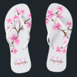 Rosa Kirschblüten Mit Monogramm Flip Flops<br><div class="desc">Schöne und süße Kirschblüten oder Sakura-Blume sind perfekt für Frühling,  Sommer,  sowie für Braut,  Brautmädchen,  Brautmutter,  Bräutigam,  Trauzeugin,  Blume Mädchen Geschenke,  und vieles mehr!</div>