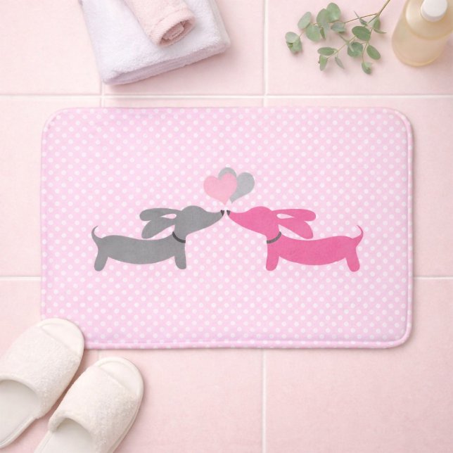Rosa Kissende Dackeln Themenbad Badematte (Pink kissing dachshunds bath mat on polka dots)