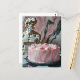 Rosa Kuchen und Marmorstatue Postkarte
