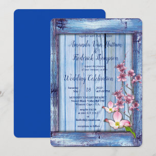 Rosa künstlerische Blumen auf Blauholz-Textur Einladung