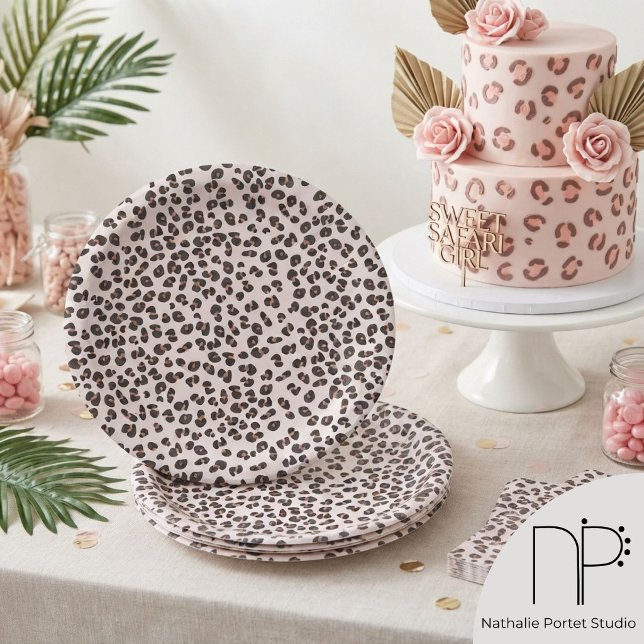 Rosa Leopardenmuster handgezeichnet Pappteller (Cute hand-drawn leopard spots against a pastel pink background for safari party tableware for her)