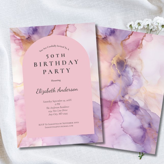 Rosa Lila Goldener Wasserfarben Arch 50. Geburtsta Einladung (Pink Purple Watercolor Wash Alcohol Ink Modern Arch 50th birthday party invitation for her)