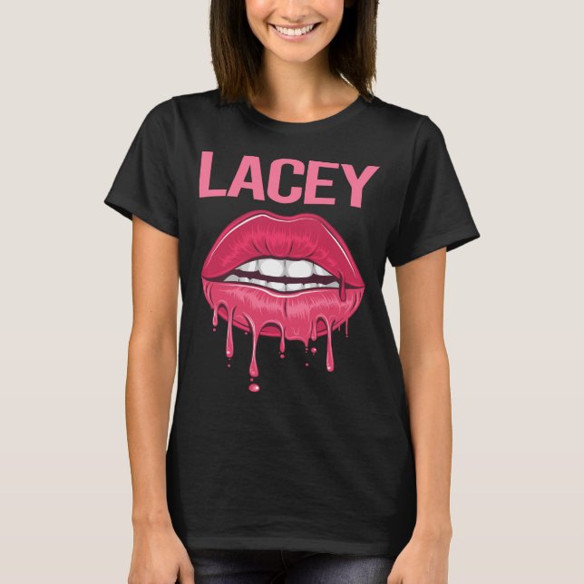 Rosa Lippen - Lacey Name T-Shirt (Vorderseite)