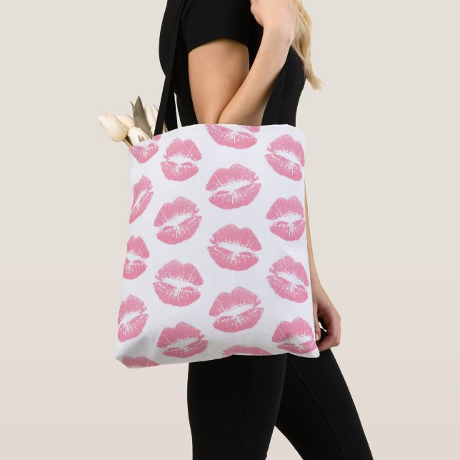 Rosa Lippen, Lippenmuster, rosa Lipstick, Kuss (Von Nahem)