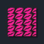 Rosa Lippenstift Kuss Pop Art Rosa und Schwarz Leinwanddruck<br><div class="desc">Ein Pop-Kunstdesign von Hot-Rosa Lippenstift vor einem anpassbaren schwarzen Hintergrund. Dieses niedliche Pop Kunstmuster Design ist modern und in einem Pop Punk Design modisch. Geeignet für Teenagerzimmer oder Liebhaber von Pop-Kunst.</div>