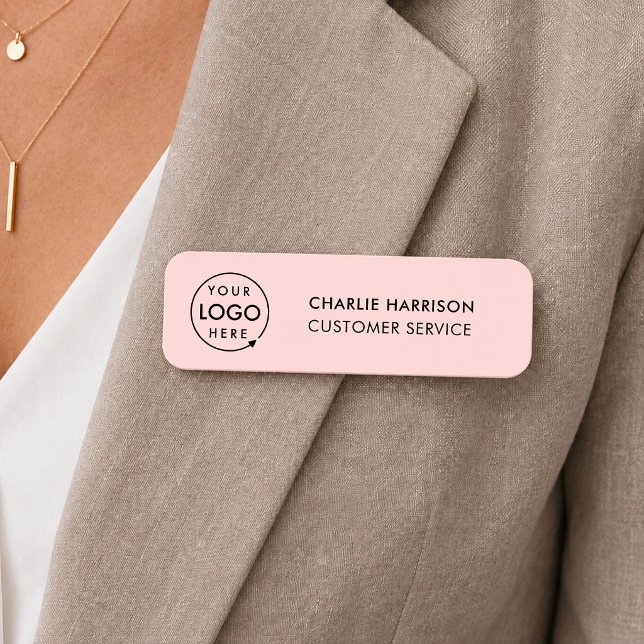 Rosa Logo | Moderne Mitarbeiter Namensschild (Feminine blush pink company branded staff name tags for team & employee identity.)