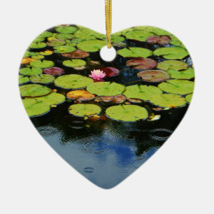 Rosa Lotus in Regen Keramikornament