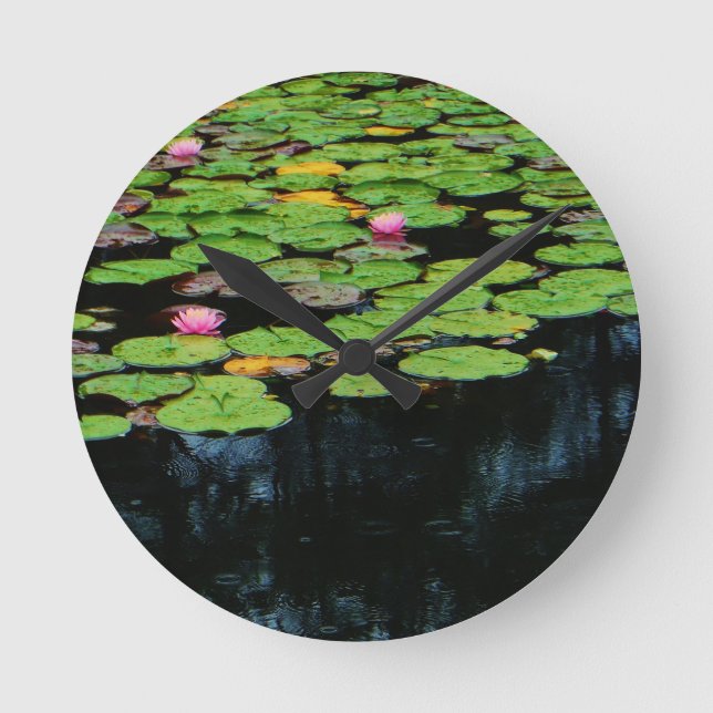 Rosa Lotus schwarz Runde Wanduhr (Vorderseite)