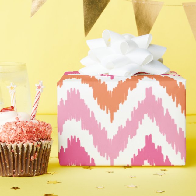 Rosa Mandarine Zigzags Ikat Muster Geschenkpapier (Geburtstagsparty)