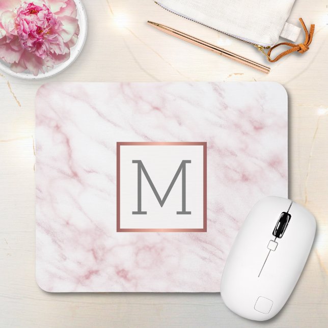 Rosa Marmor Elegant Monogram Mousepad (Von Creator hochgeladen)