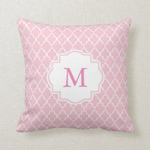 Rosa marokkanisches Monogramm Quatrefoil Kissen