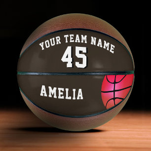 Rosa maßgeschneiderter Basketball mit Teamname und